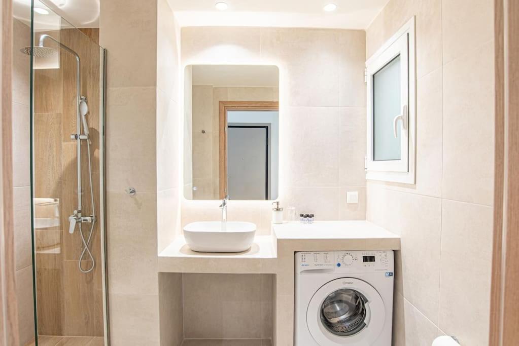 Peaceful Shelter In Athens Apartment ภายนอก รูปภาพ