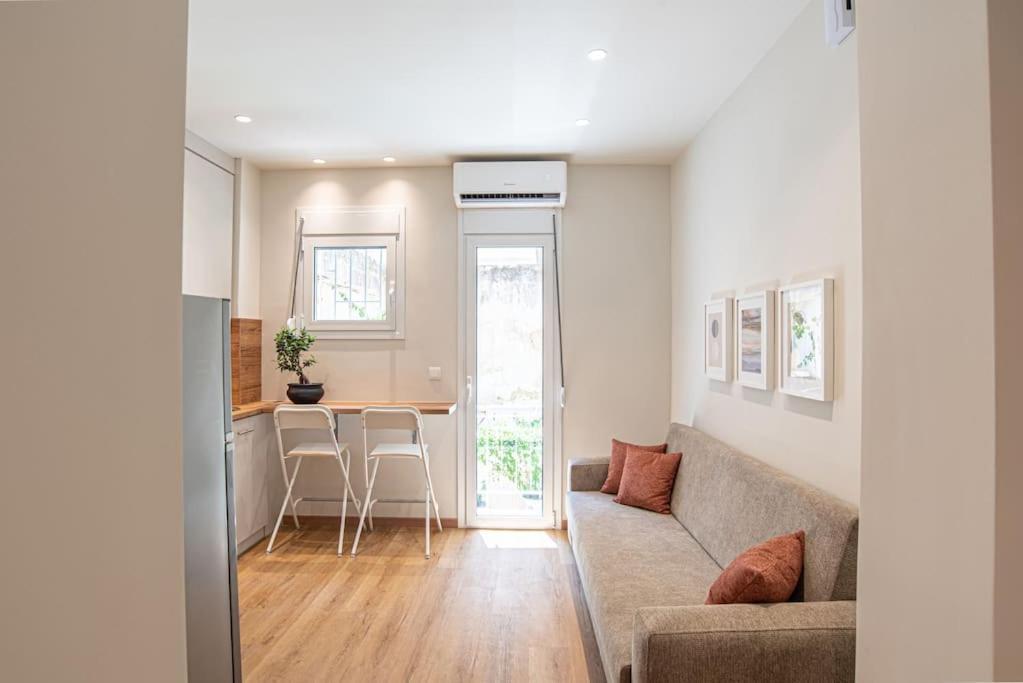 Peaceful Shelter In Athens Apartment ภายนอก รูปภาพ