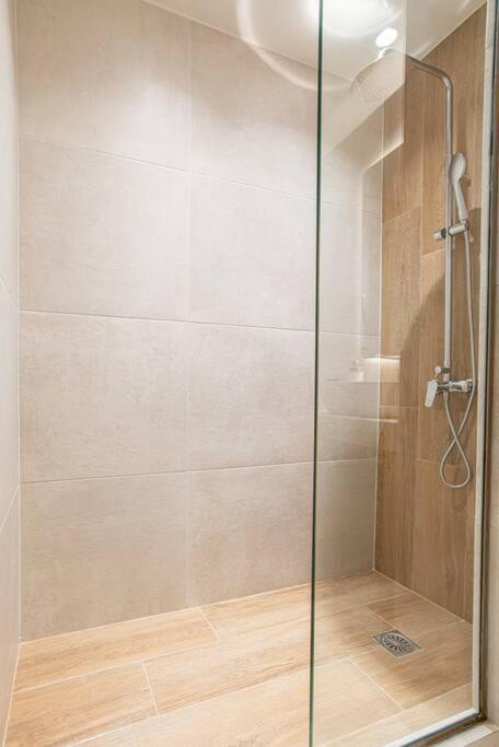 Peaceful Shelter In Athens Apartment ภายนอก รูปภาพ